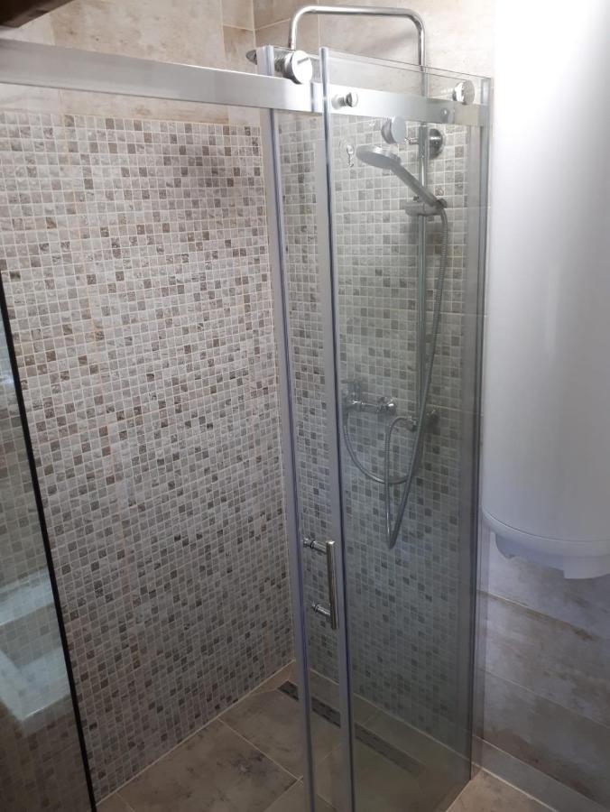 Studio Apartman Firdaus-Bihac, Dobrenica Bb エクステリア 写真